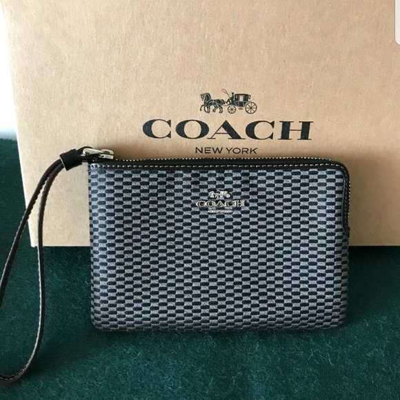 Coach Handbags - Coach wallet